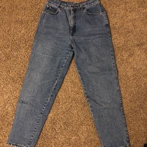 Vintage 80s 90s high waisted mom jeans Levi’s